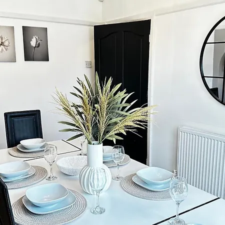 Cosy 3 Bed Home Near Nec & Bhx Birmingham Exterior photo